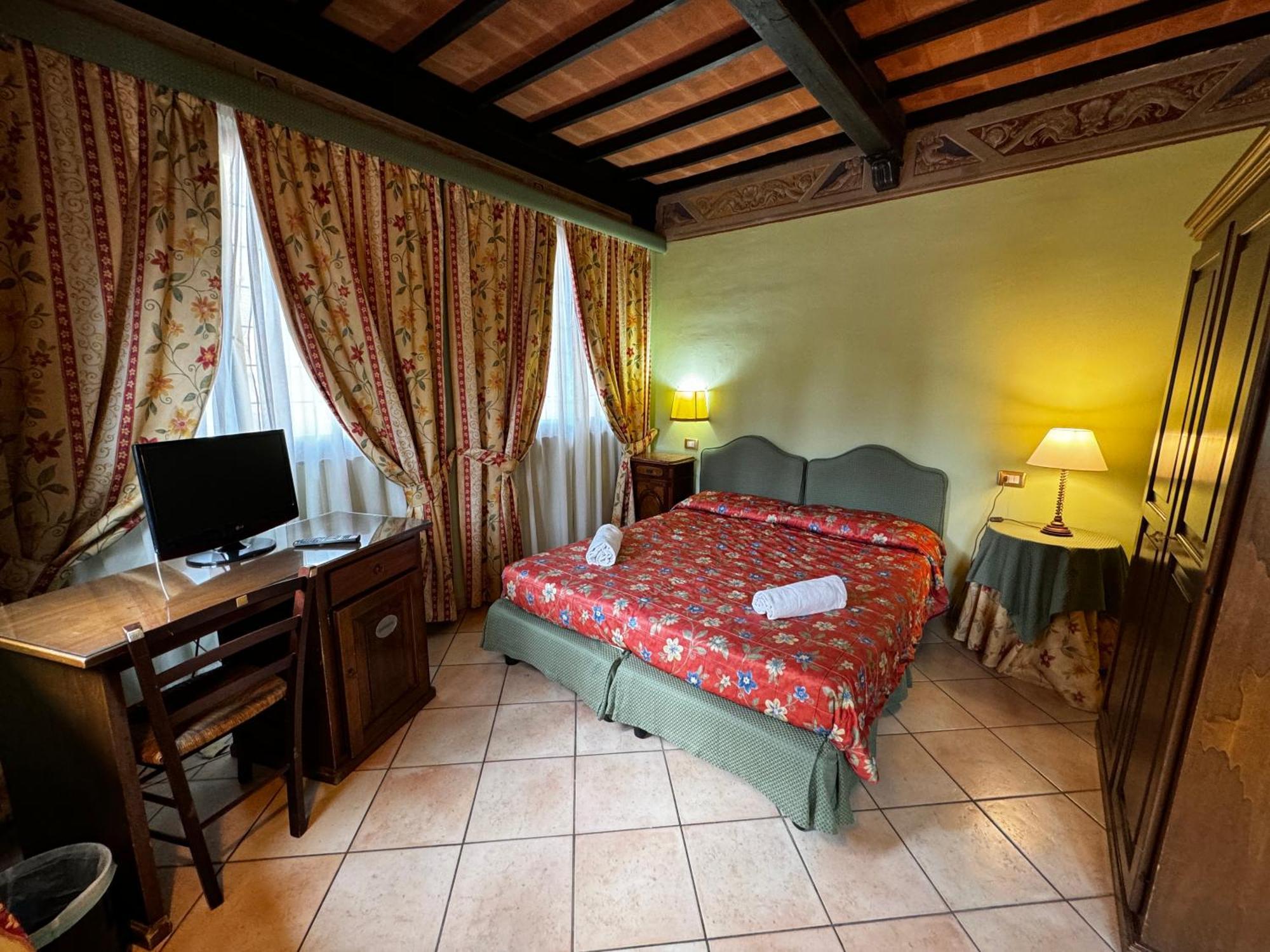 Villa Le Camelie 锡耶纳 外观 照片