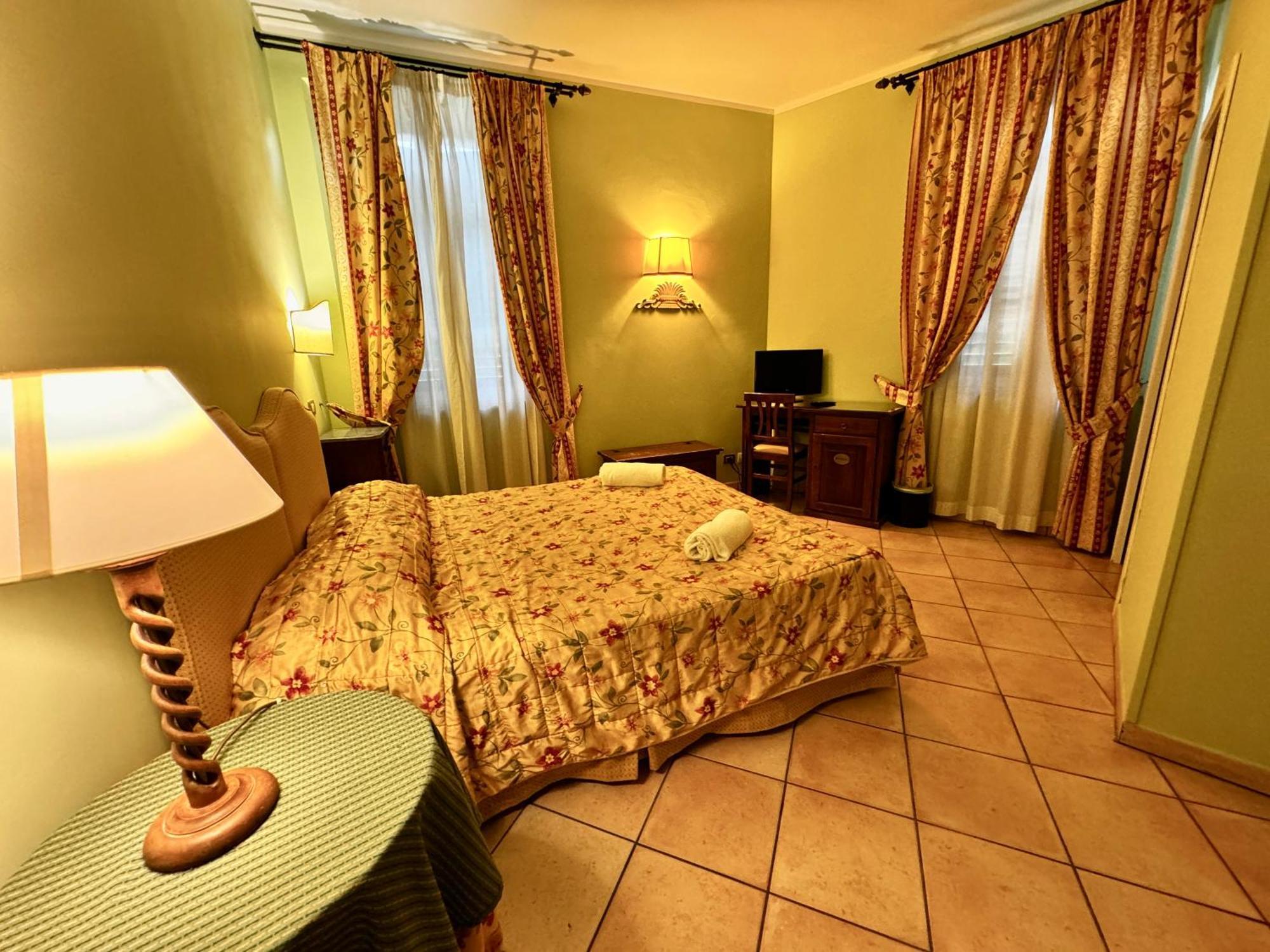 Villa Le Camelie 锡耶纳 外观 照片